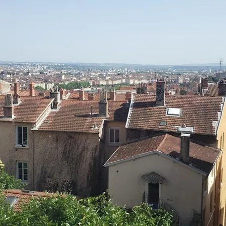 Charming Croix Rousse With A View 리옹