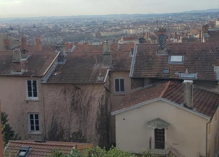 Charming Croix Rousse With A View * Lione